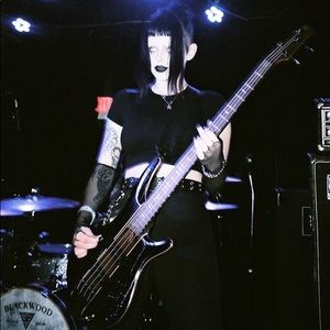 Meet your Posher, Elaine